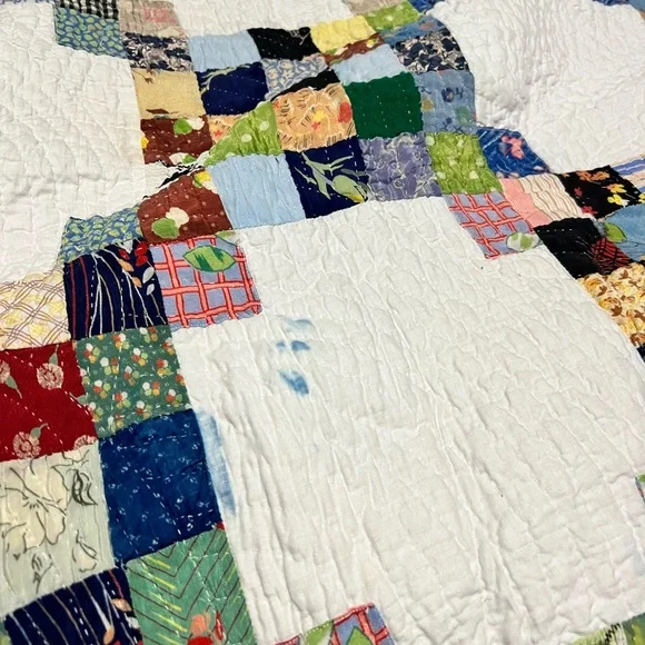 Patchwork Quilt with Multicolor Squares - Picture 2 of 4